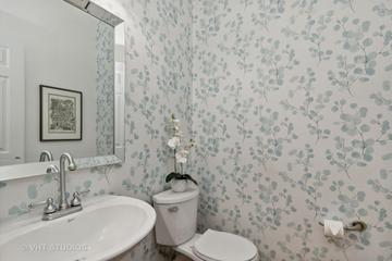 227 5th St., Libertyville, IL 60048