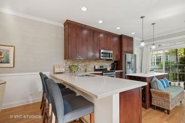 227 5th St., Libertyville, IL 60048