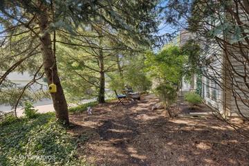 227 5th St., Libertyville, IL 60048