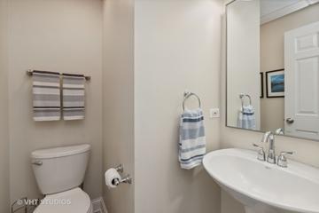 227 5th St., Libertyville, IL 60048