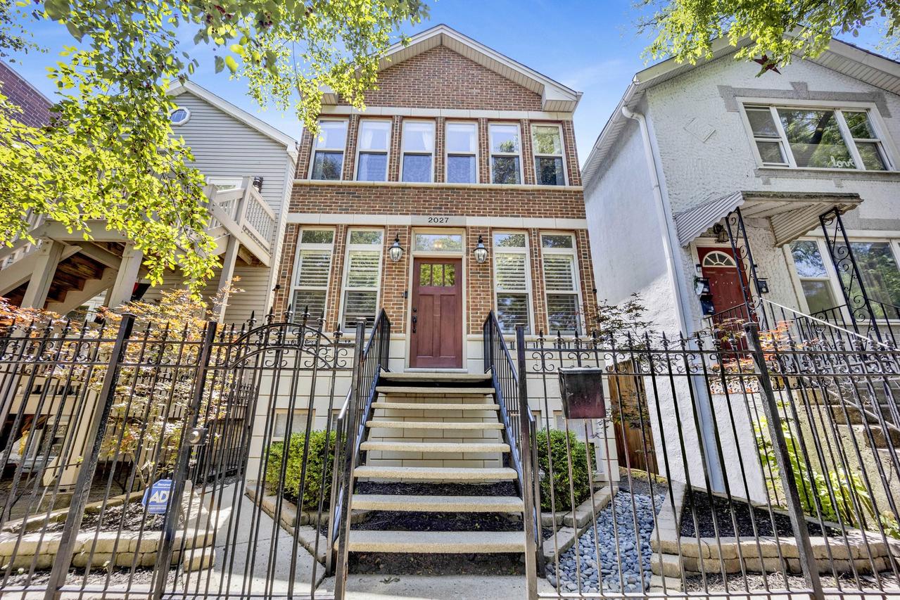 2027 W Ohio St., Chicago, IL 60612