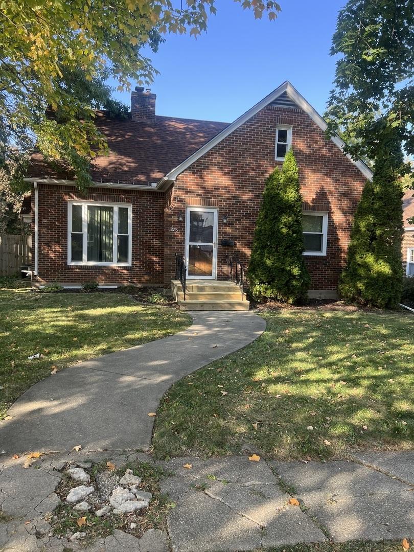 1276 W Logan St., Freeport, IL 61032