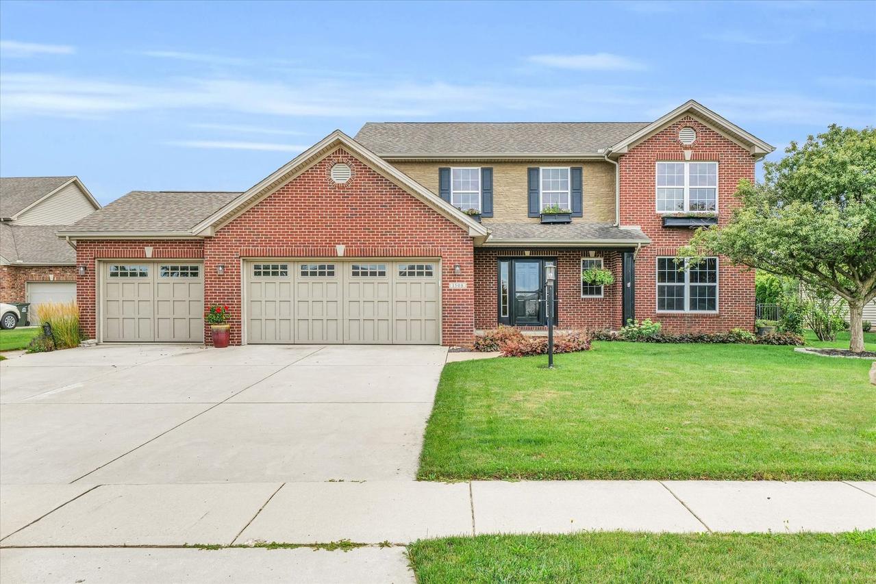 1508 Beaver Lake Dr., Mahomet, IL 61853