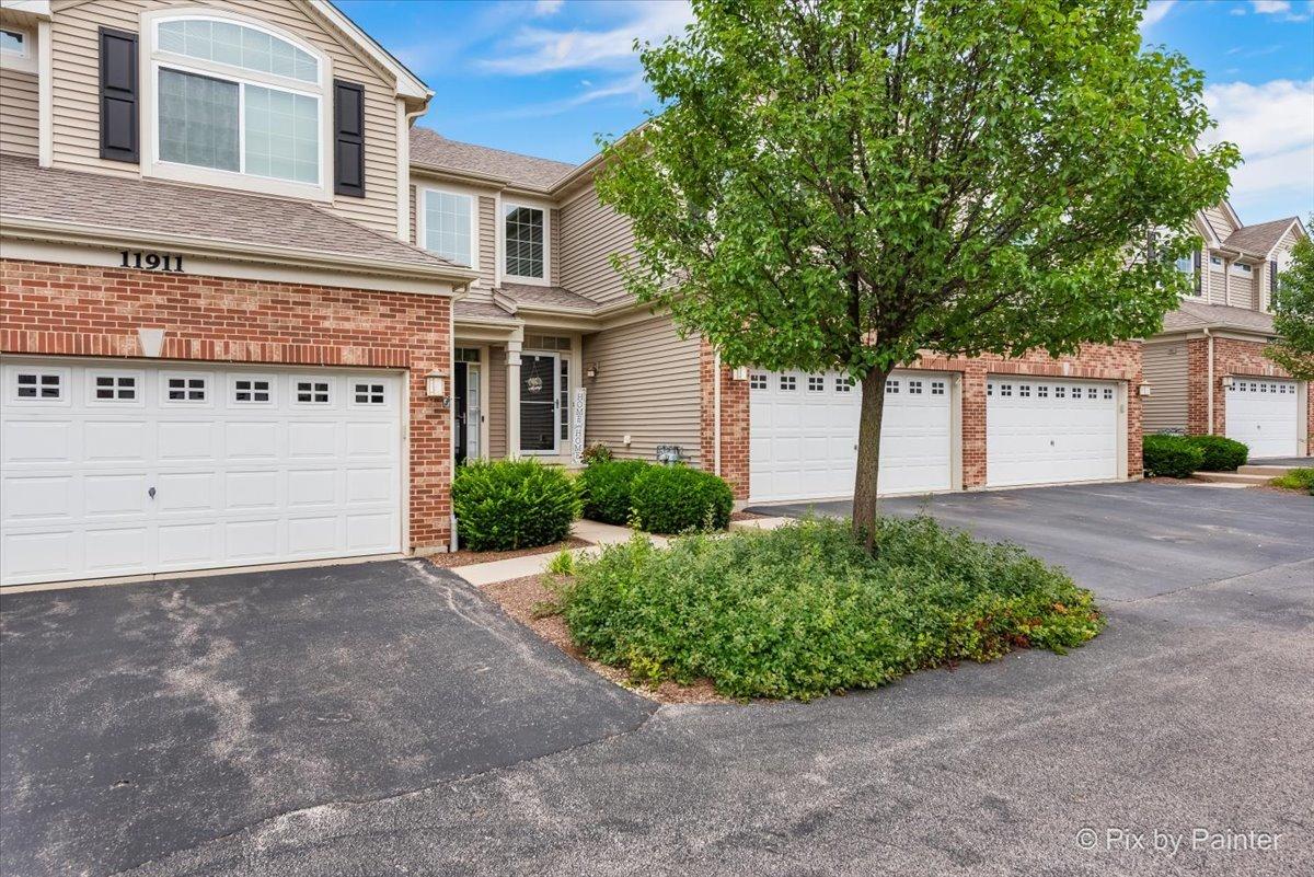 11913 Brunschon Ln., Huntley, IL 60142