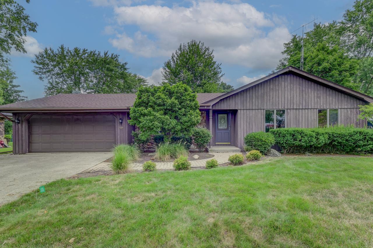 519 Melrose Ln., Beecher, IL 60401