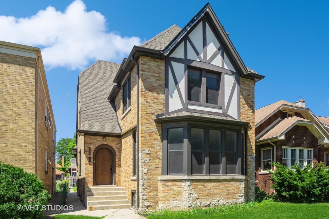 6618 N Washtenaw Ave., Chicago, IL 60645
