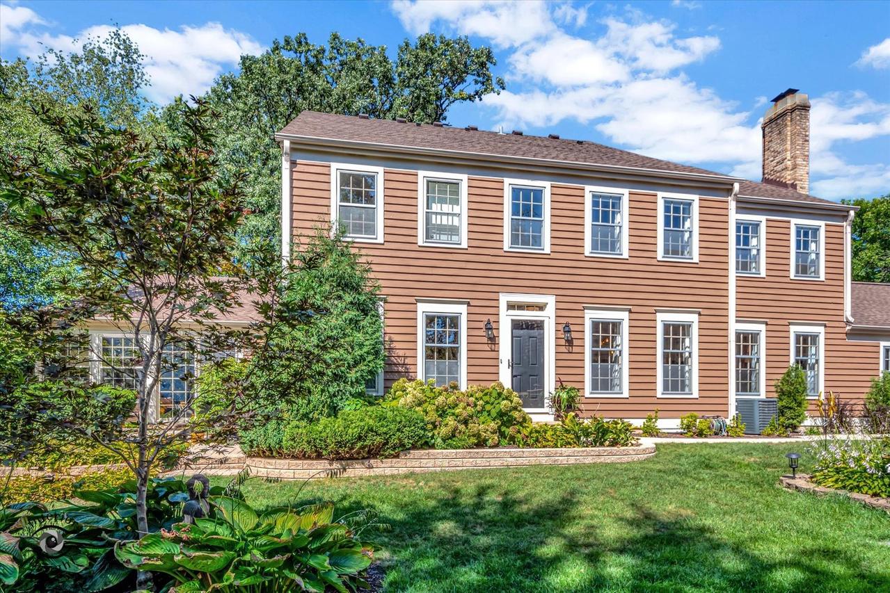 1620 Stonebridge Tr., Wheaton, IL 60189