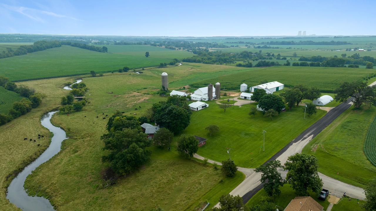 9237 N Conger Rd., Byron, IL 61010