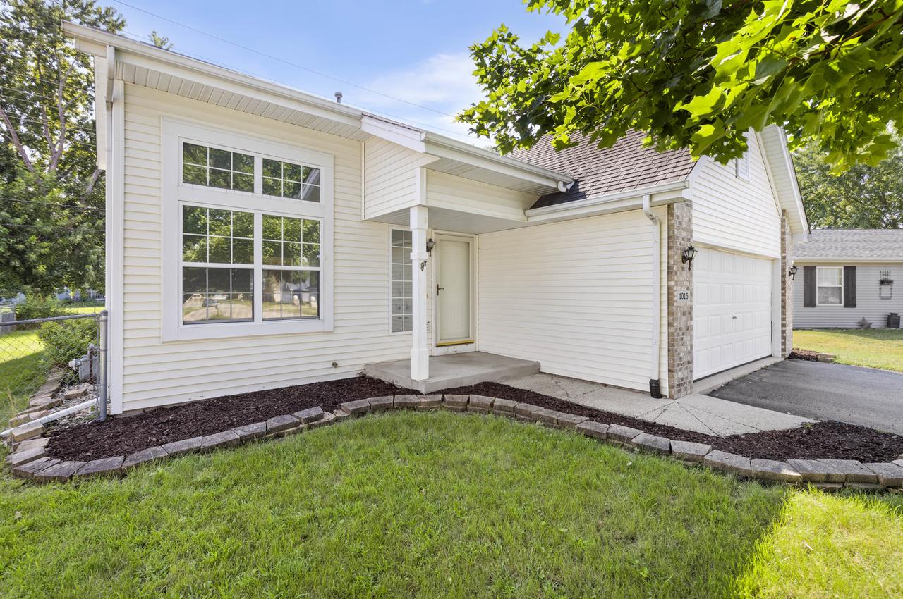 1015 Broken Branch Dr., Machesney Park, IL 61115