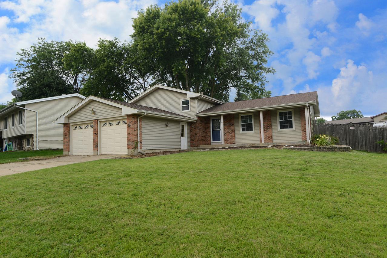 603 Kensington Dr., Mchenry, IL 60050