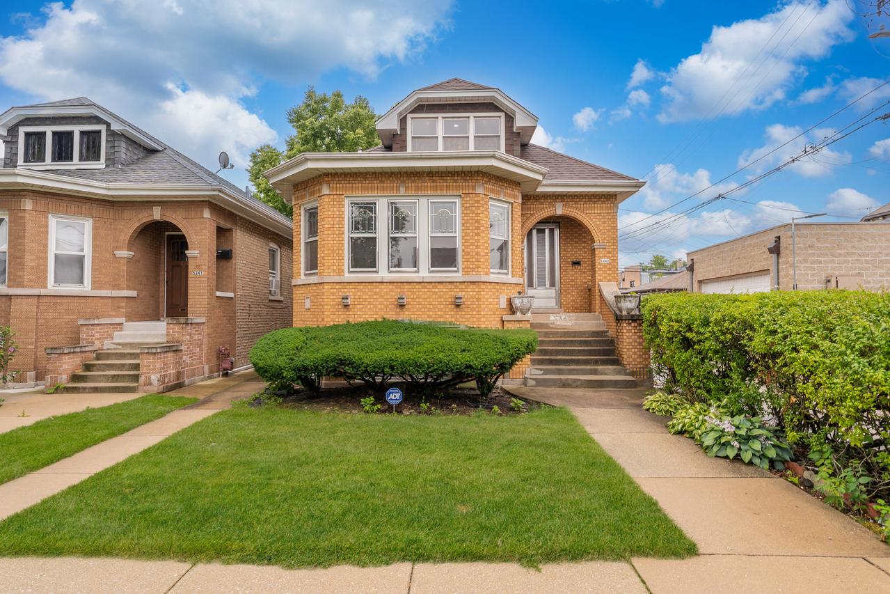 5345 W Wolfram St., Chicago, IL 60641