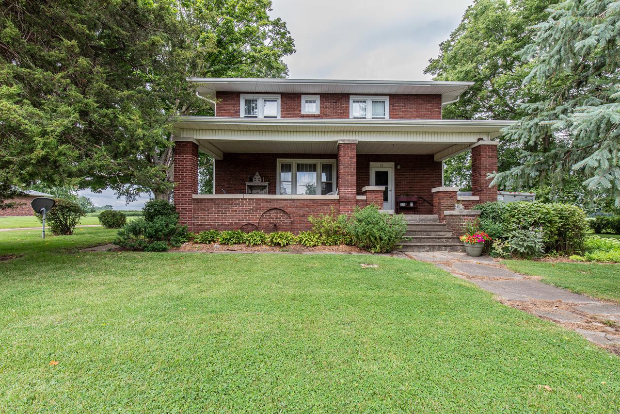 72 N Main St., Lamoille, IL 61330