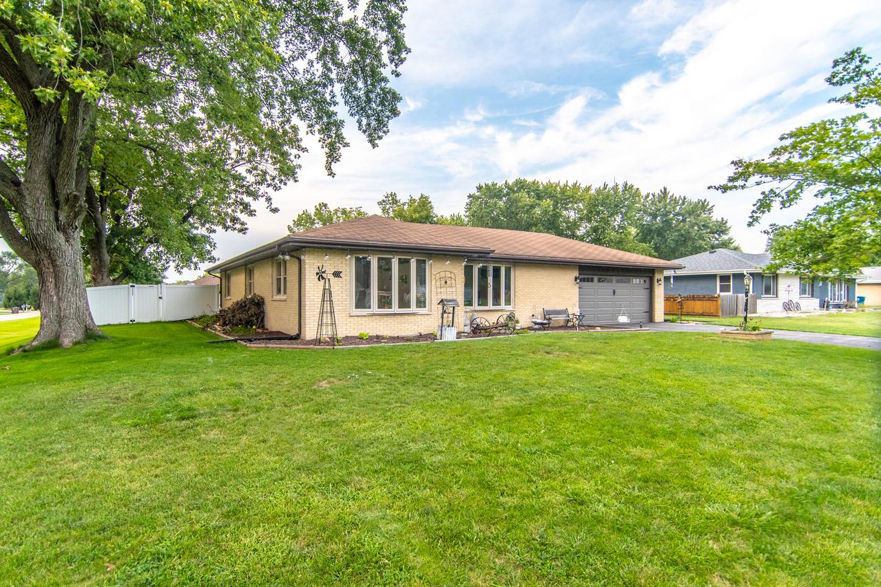 200 W Southmor Rd., Morris, IL 60450