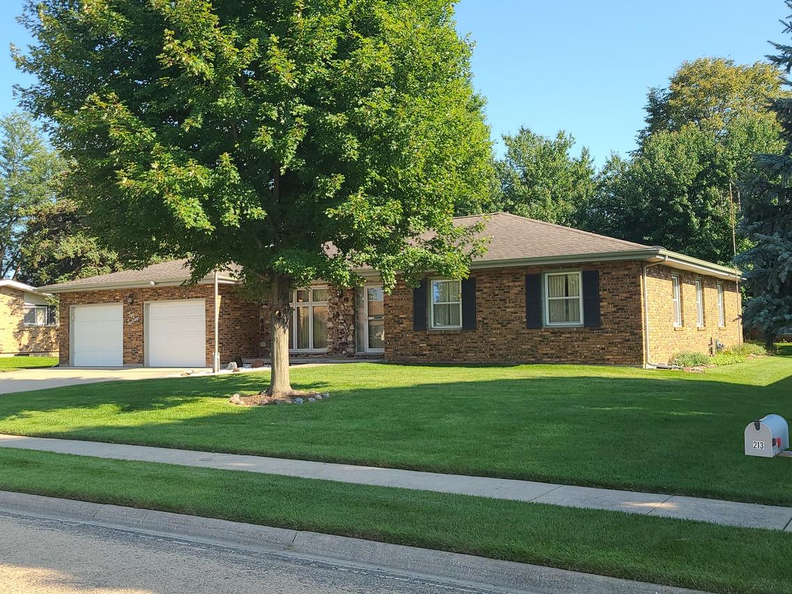 214 Linder Ln., Rochelle, IL 61068