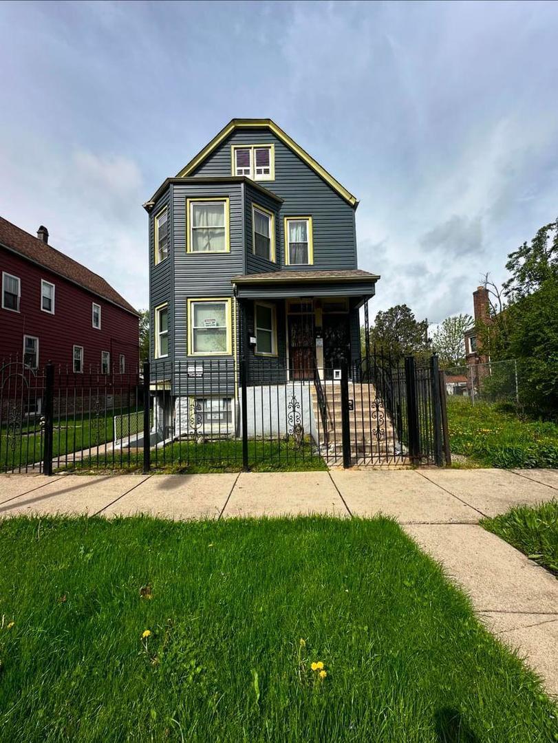 8108 S Exchange Ave., Chicago, IL 60617