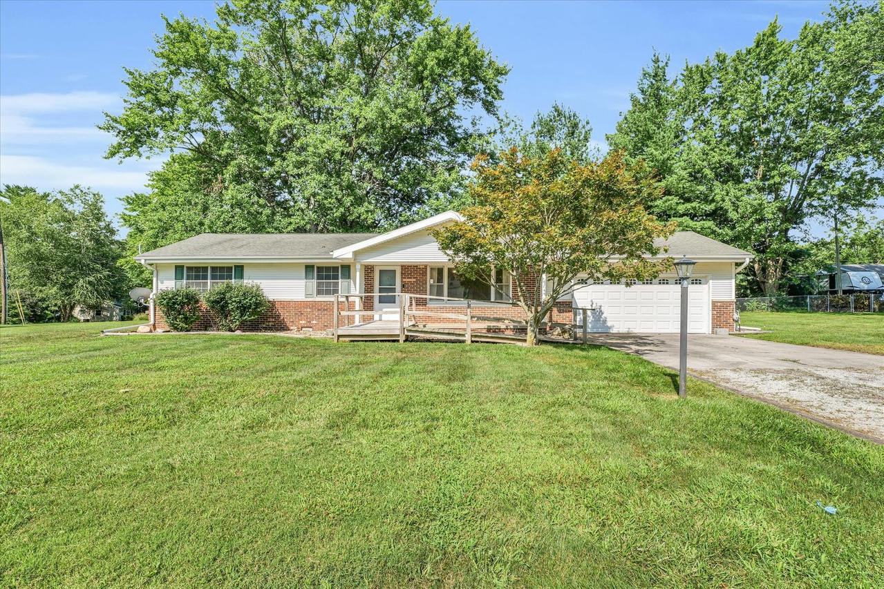 505 S Bryarfield Ct., Mahomet, IL 61853