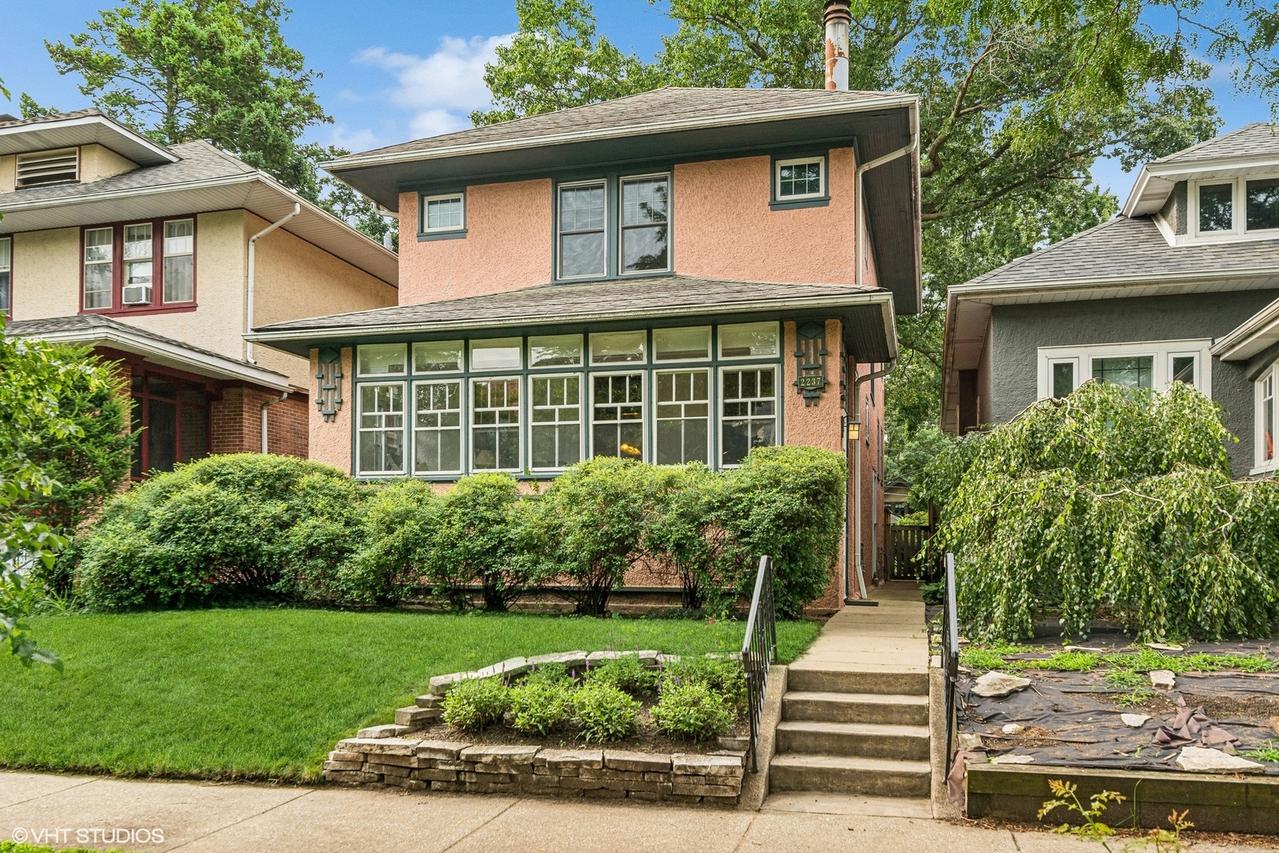 2237 W Estes Ave., Chicago, IL 60645