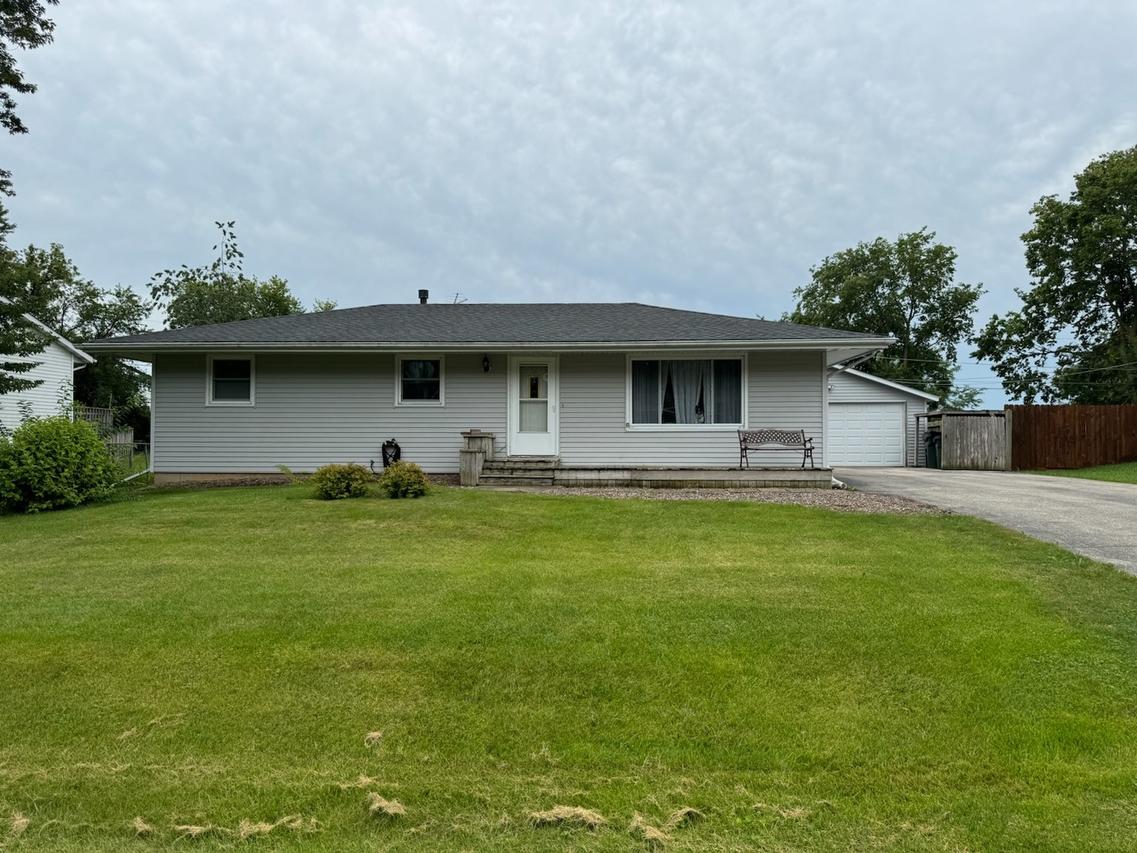 902 Iroquois Ave., Rockford, IL 61102