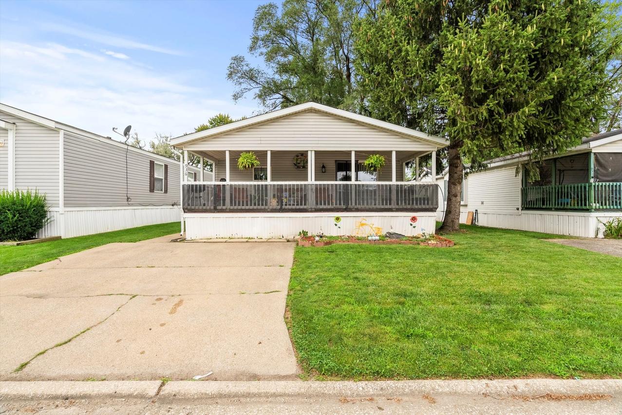 936 Victory Ln., Justice, IL 60458