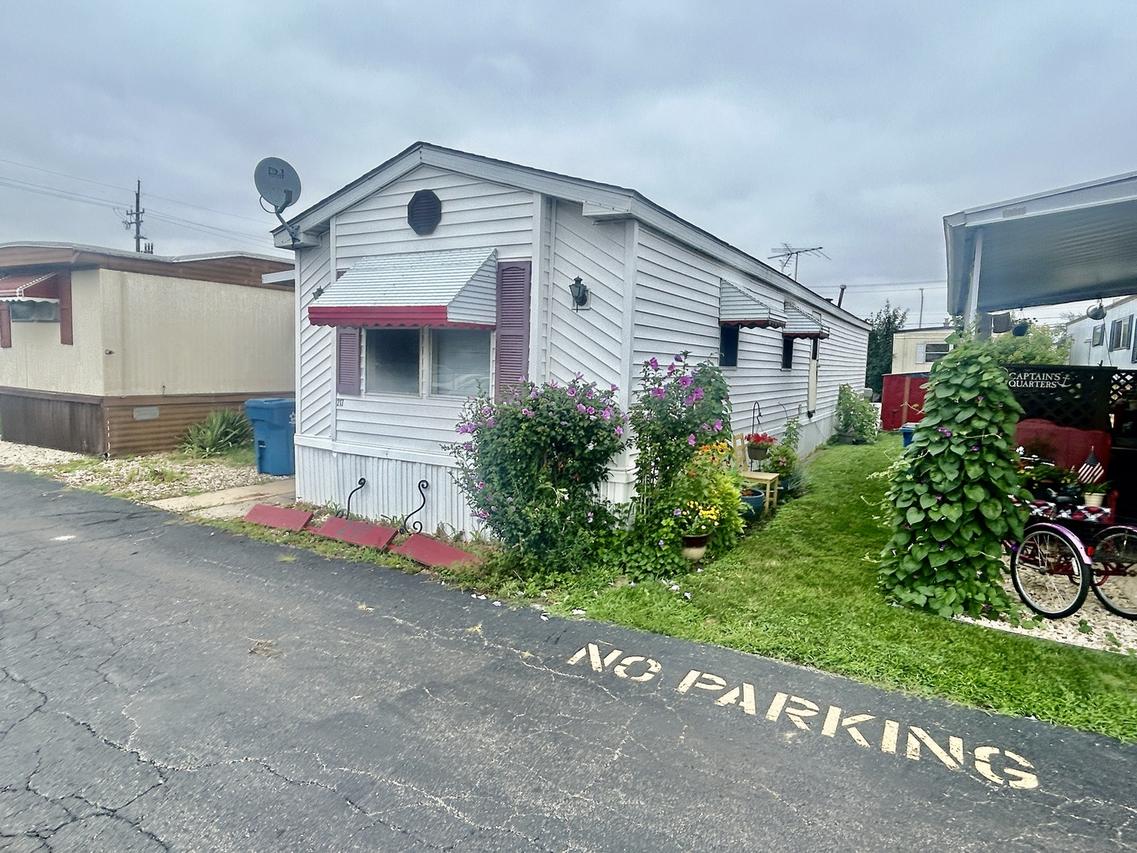 9001 S Cicero Ave. #217, Oak Lawn, IL 60453