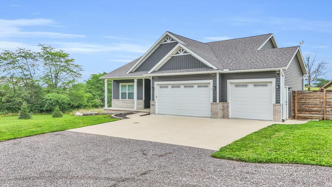 13084 Taft Rd., Clinton, IL 61727
