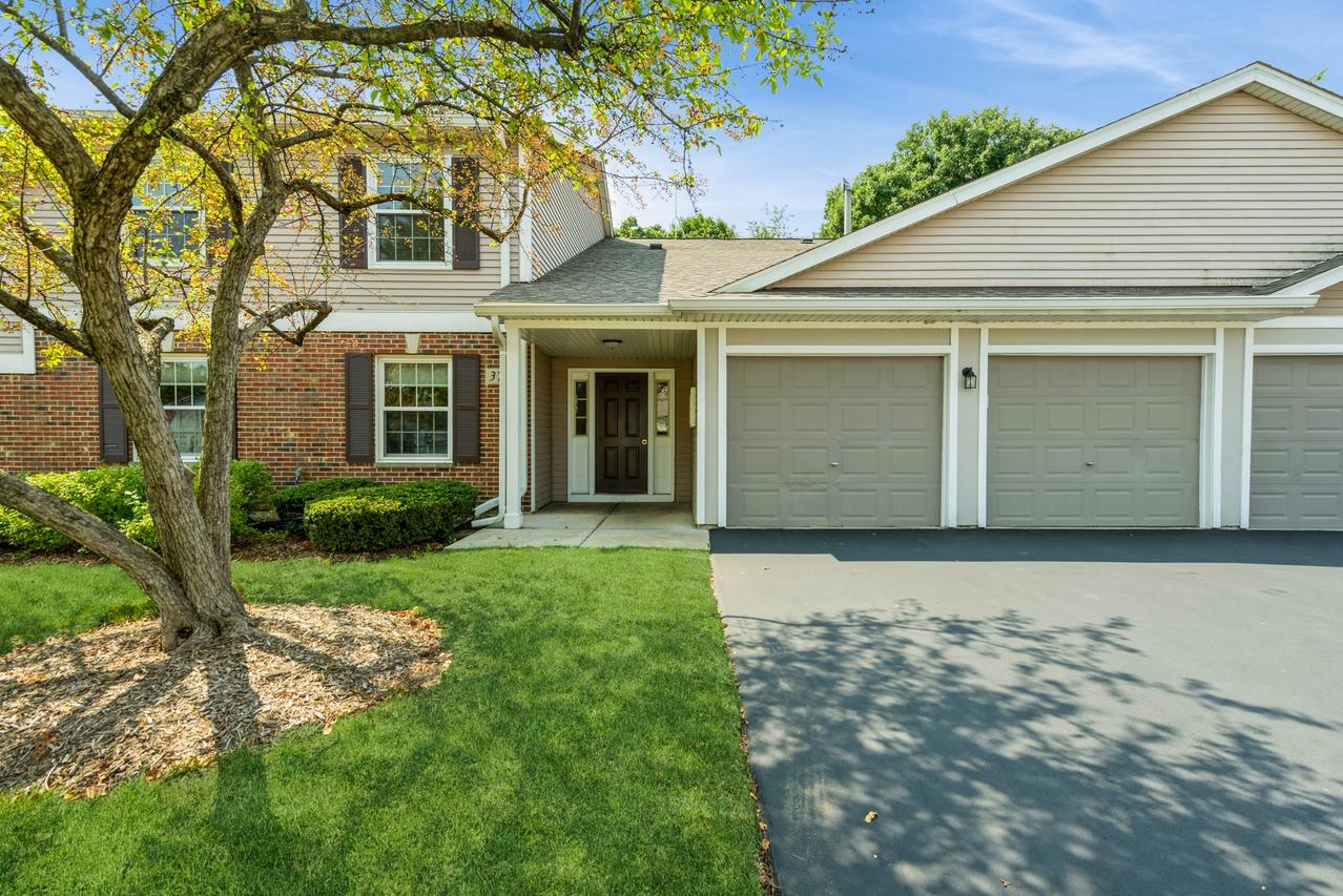 379 Woodview Cir. #A, Elgin, IL 60120