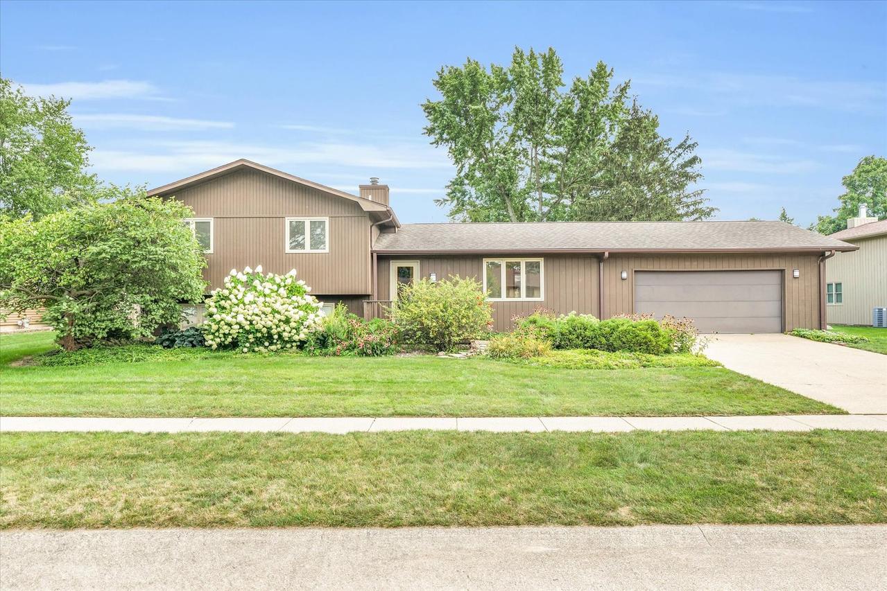 2403 Edward St., Urbana, IL 61801