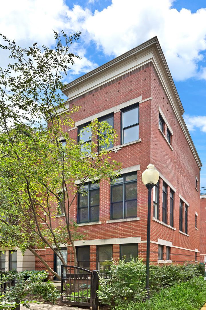 841 W Village Ct., Chicago, IL 60608