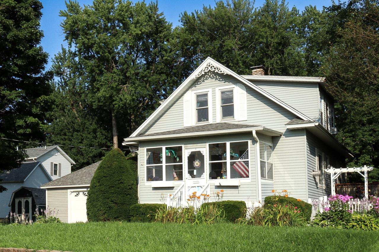 303 E Winfield St., Morrison, IL 61270