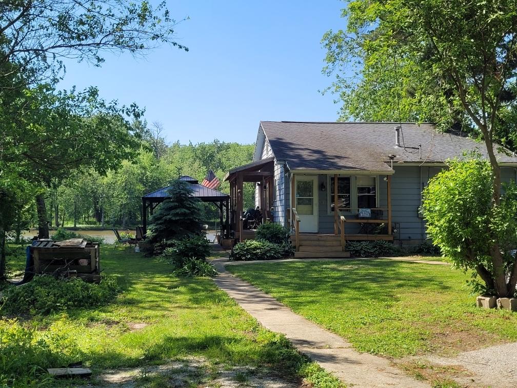 12794 E Metcalf Ave., Momence, IL 60954