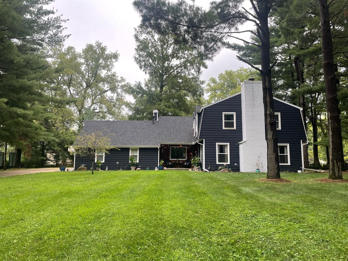 1206 W Lake Dr., Mahomet, IL 61853