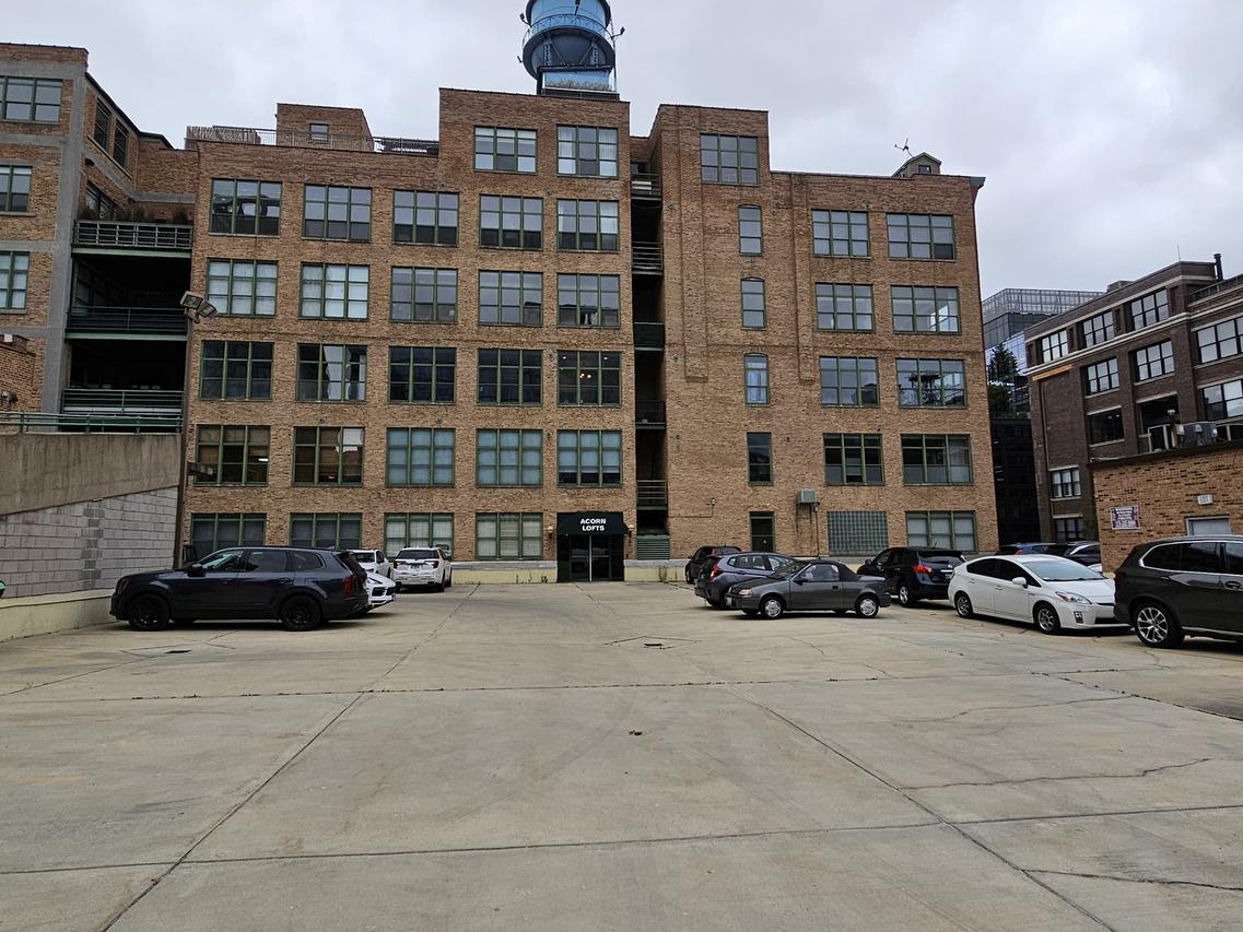 1001 W Washington Blvd. #P2-24, Chicago, IL 60607