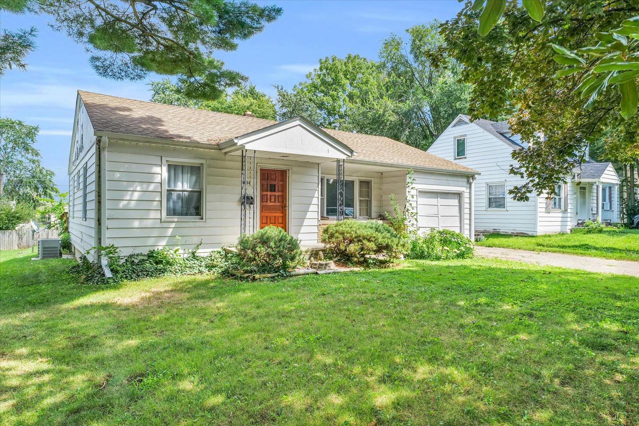 1004 N Busey Ave., Urbana, IL 61801