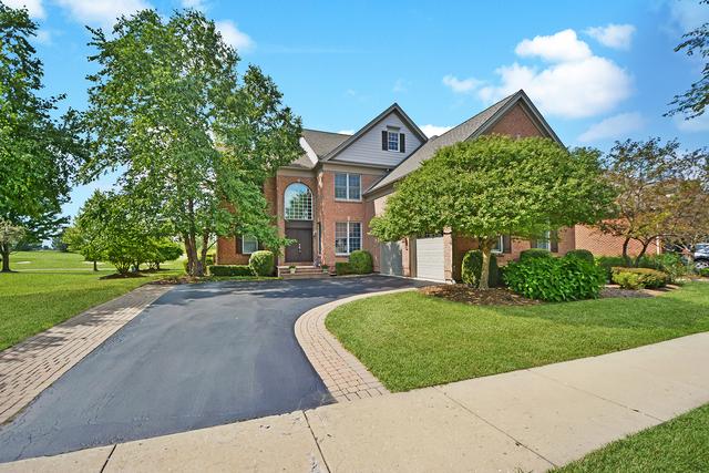 53 Tournament Dr., Hawthorn Woods, IL 60047