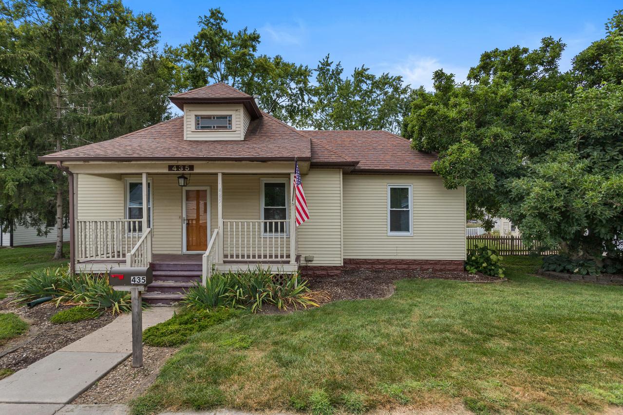435 S Hamilton St., Monticello, IL 61856