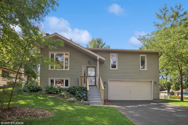 11 Hickory Ln., Algonquin, IL 60102