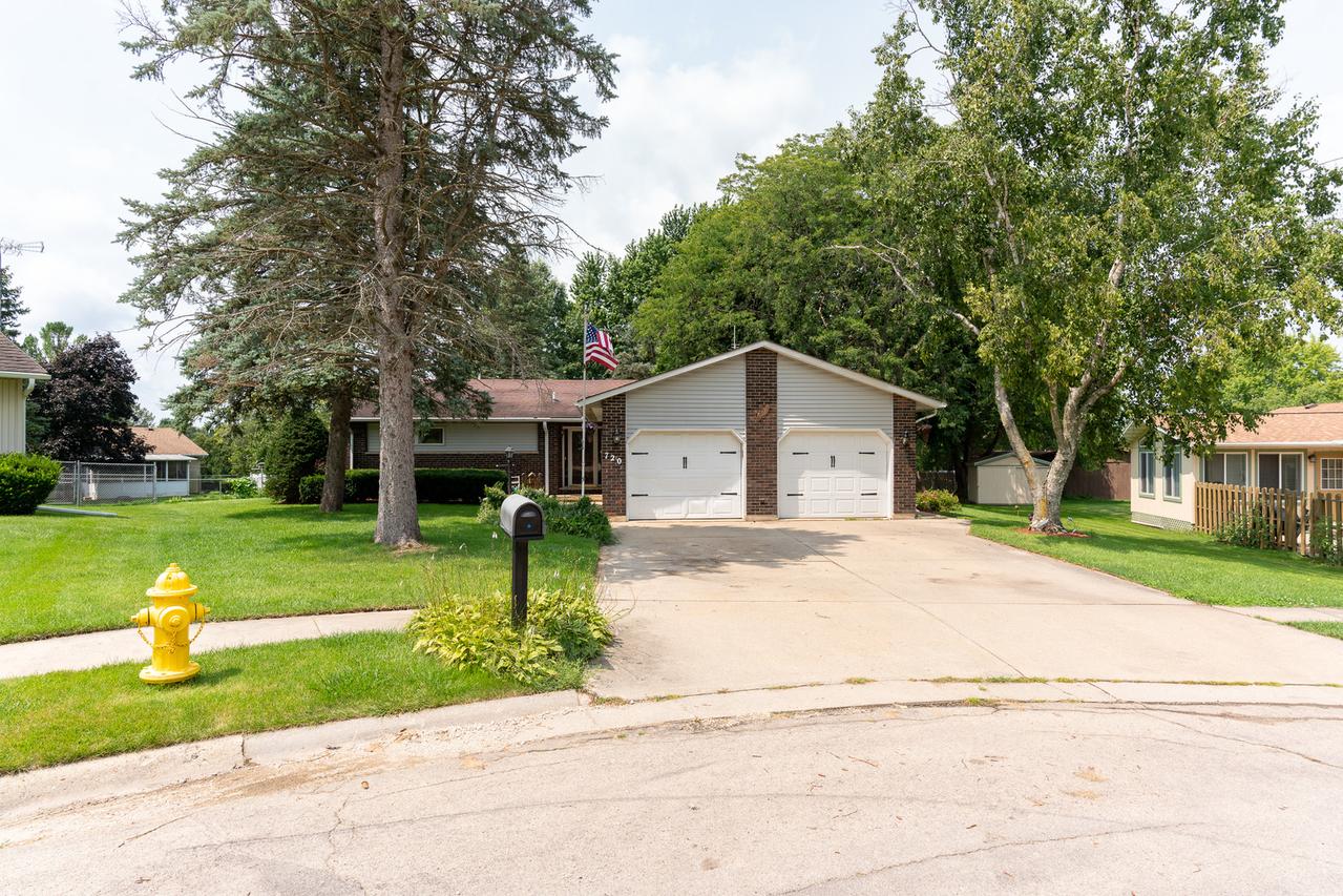 720 Mission Ct., Freeport, IL 61032