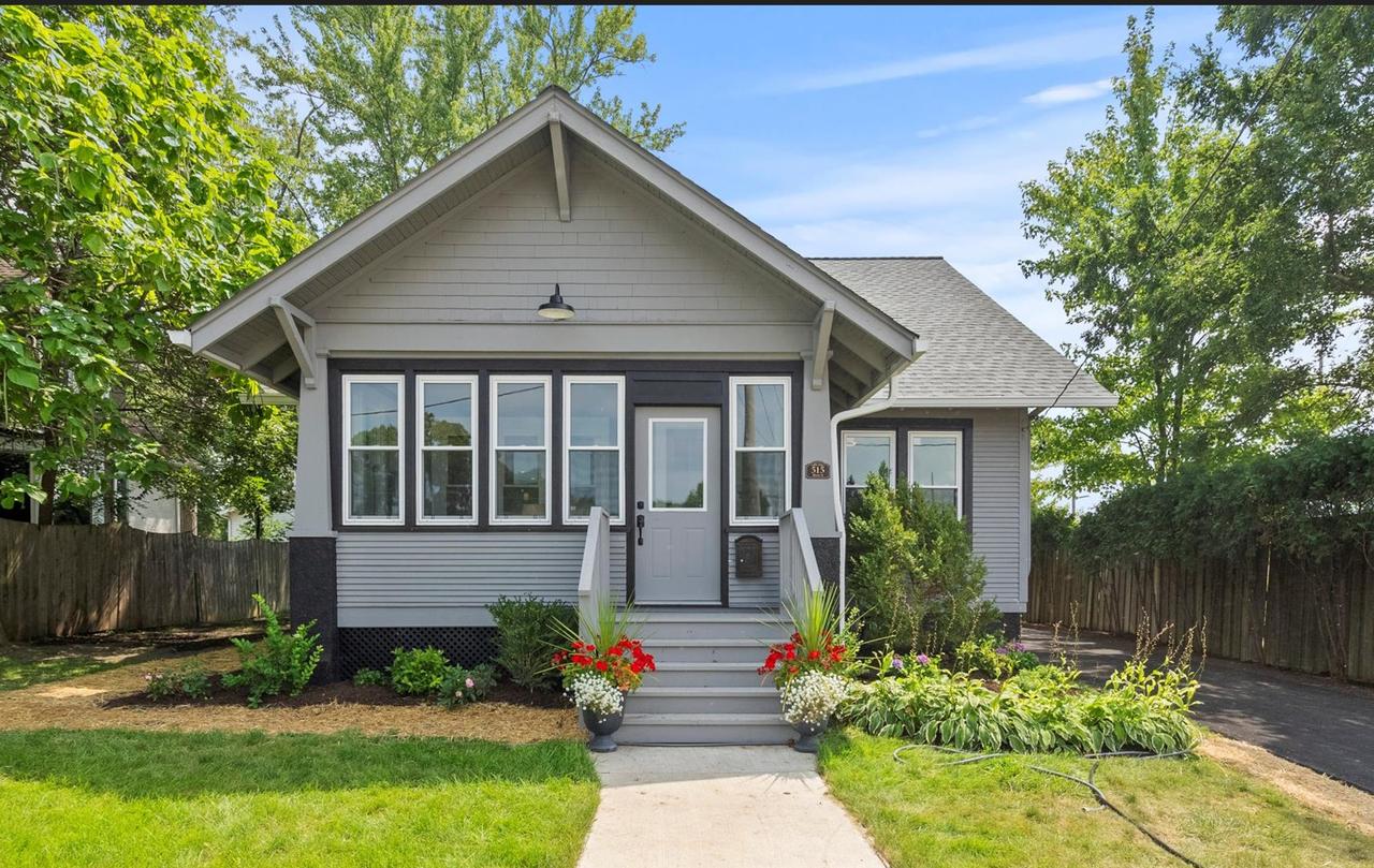 515 E Main St., Barrington, IL 60010