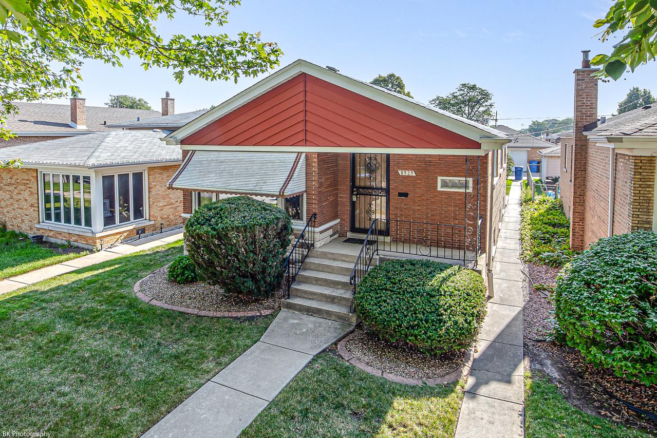 8525 S Kostner Ave., Chicago, IL 60652