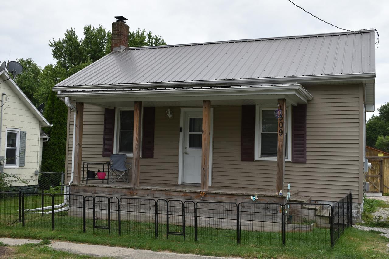 309 N Green St., Roanoke, IL 61561