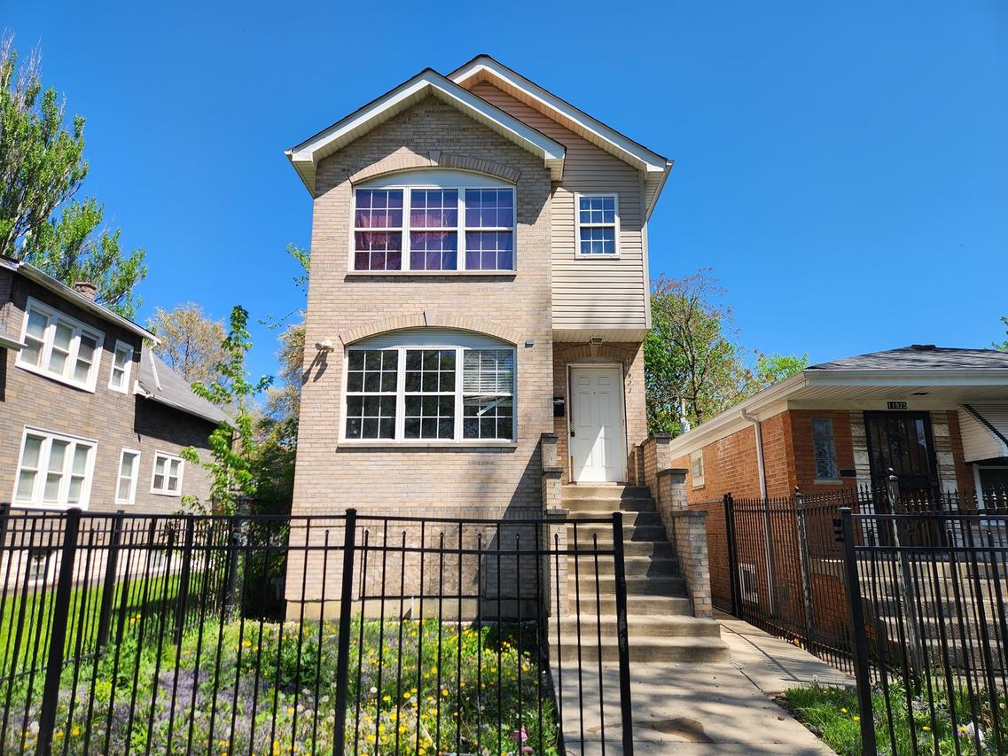 11923 S La Salle St., Chicago, IL 60628