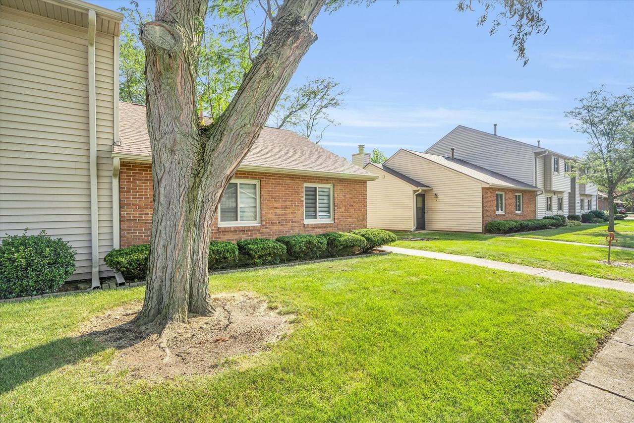 1607 Lyndhurst Dr. #D, Savoy, IL 61874