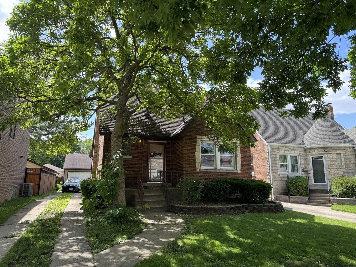 5632 S Natoma Ave., Chicago, IL 60638