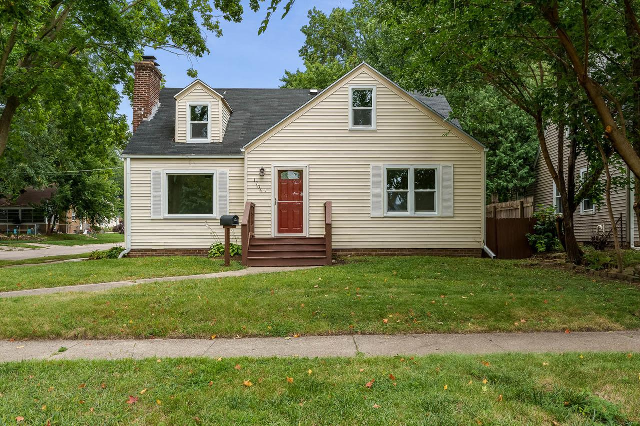 1704 23rd St., Rockford, IL 61108
