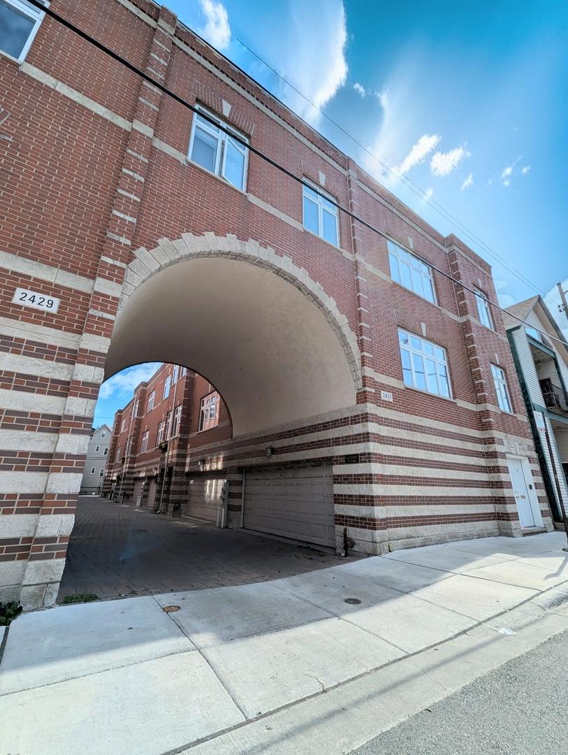 2427 N Clybourn Ave. #G, Chicago, IL 60614