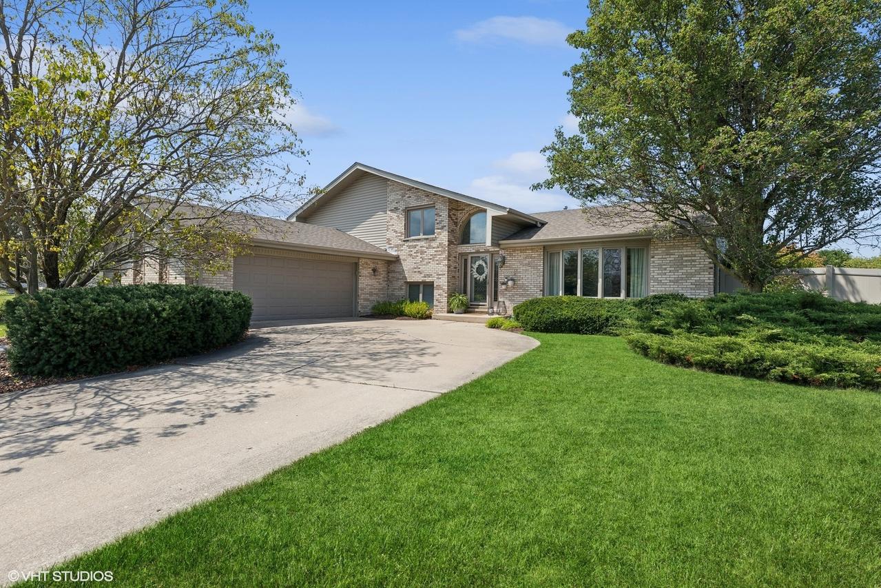 10030 Lindsay Ln., Mokena, IL 60448