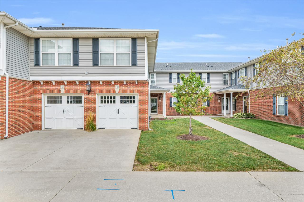 104 Essex Ln. #5, Savoy, IL 61874
