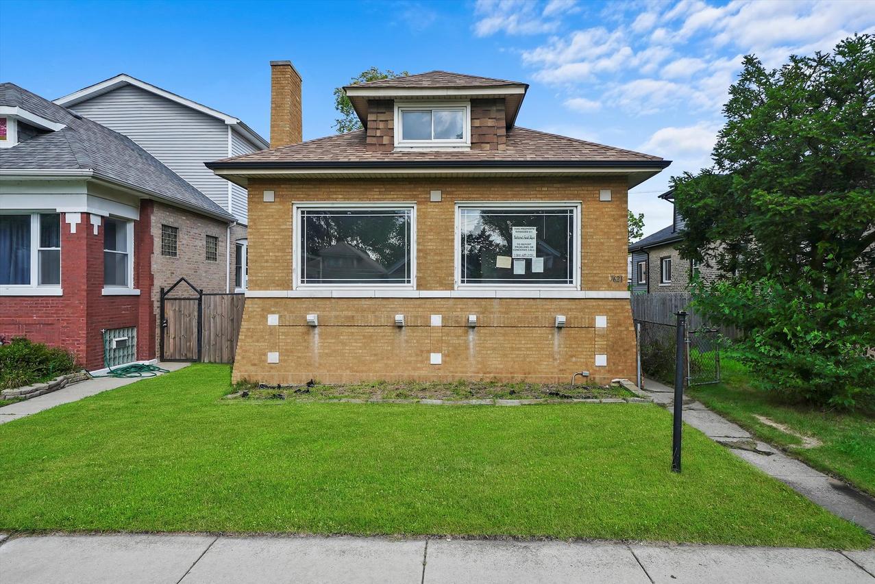 7621 S Clyde Ave., Chicago, IL 60649