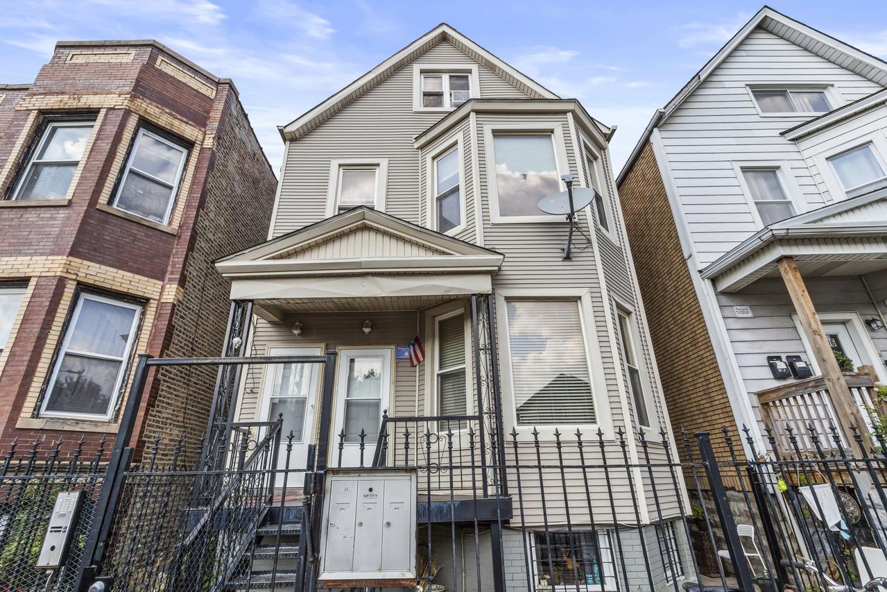 3508 W Diversey Ave., Chicago, IL 60647