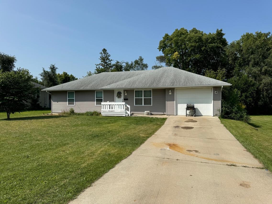 1013 S College Ave., Dixon, IL 61021